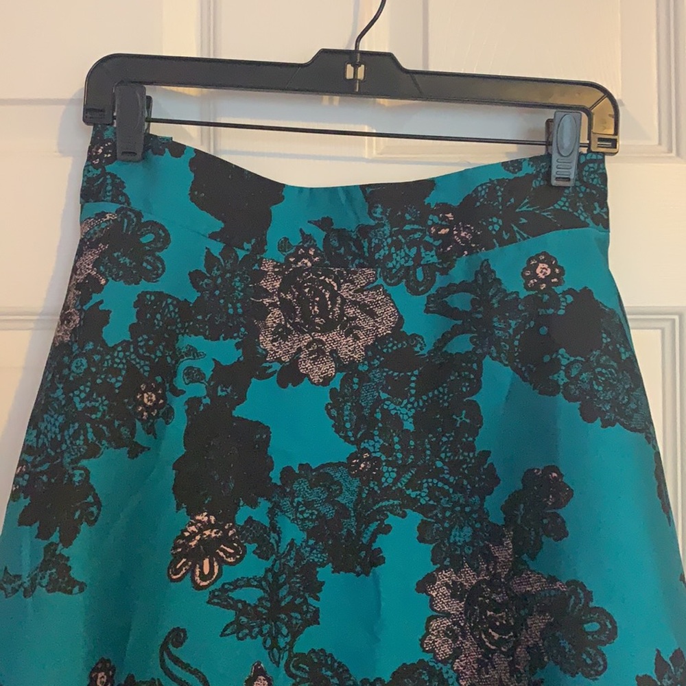🎉 2/50 Stunning Formal Two Piece - Picture 6 of 9